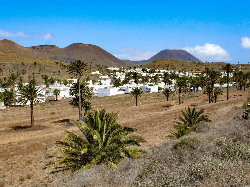 Solo Travel Guide to Lanzarote 2025: Discover the Magic of the Canary Islands